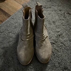 Boots Size 9 new with tags
